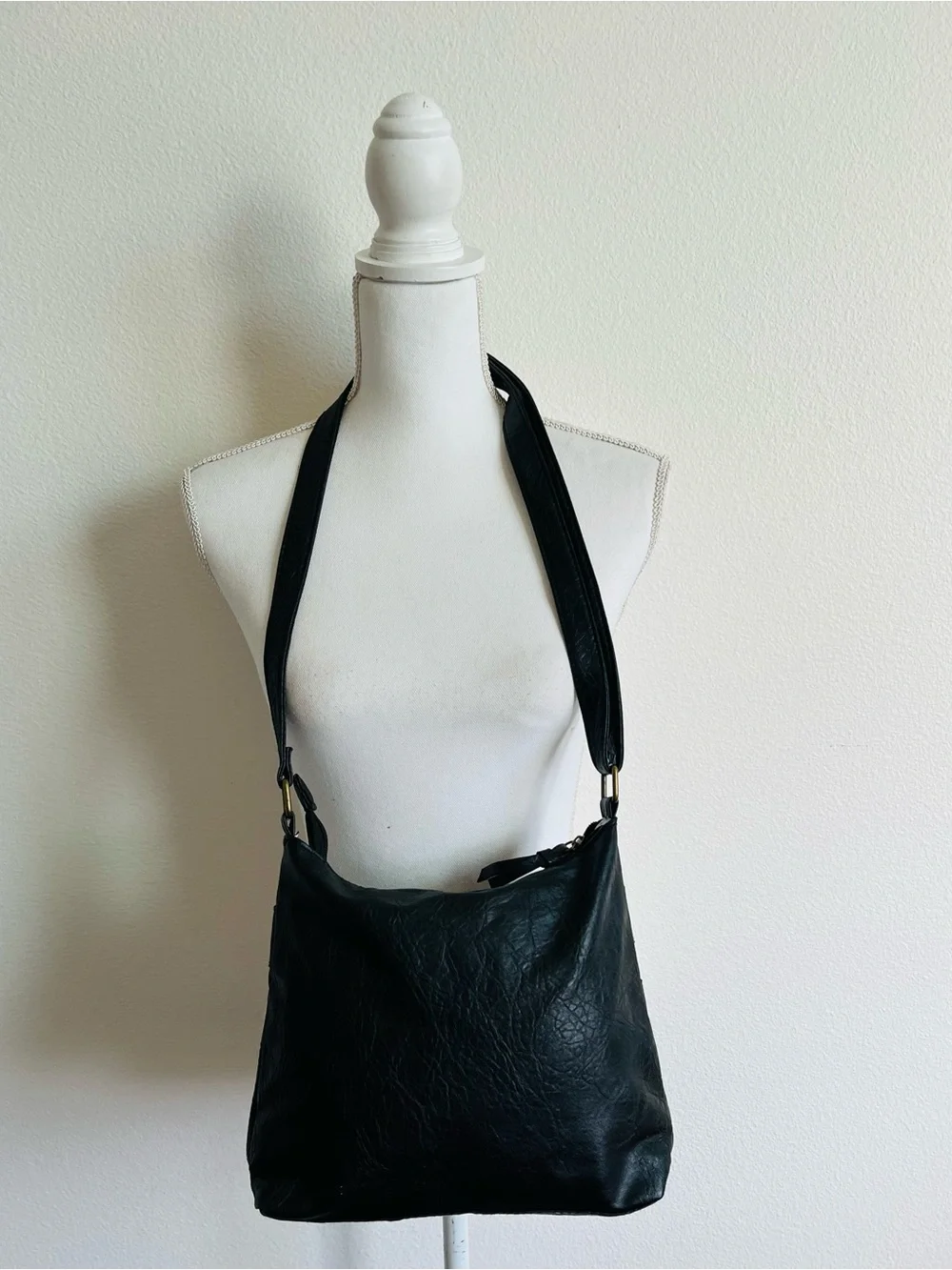 American Eagle Outfitters black leather